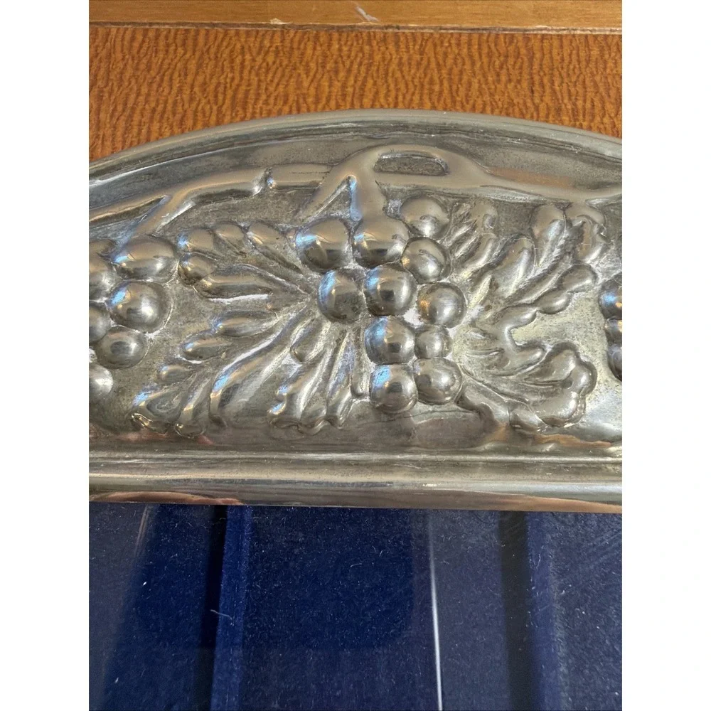 Vintage International Silver Co 5x7 Frame Silver Plated Grape Design